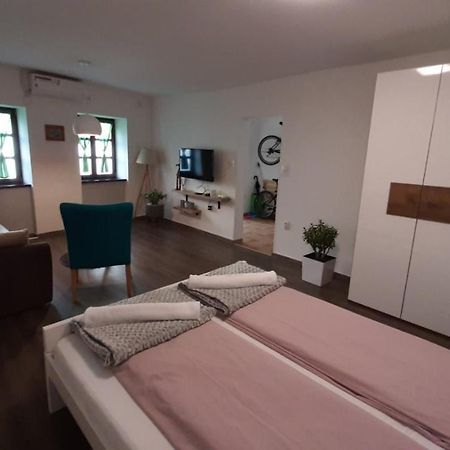 Bed&Bike Apartman Karlóca Kültér fotó